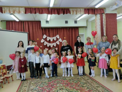 Прекрасный праздник мам.