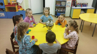 "Почемучки"креативят с самоваром.