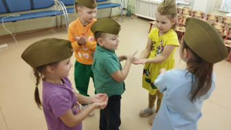 Аты-баты, шли солдаты.
